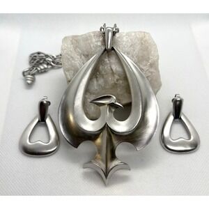 Vintage Crown Trifari Rare 1970s Chunky Eagle Bird Pendant Necklace Earrings Set